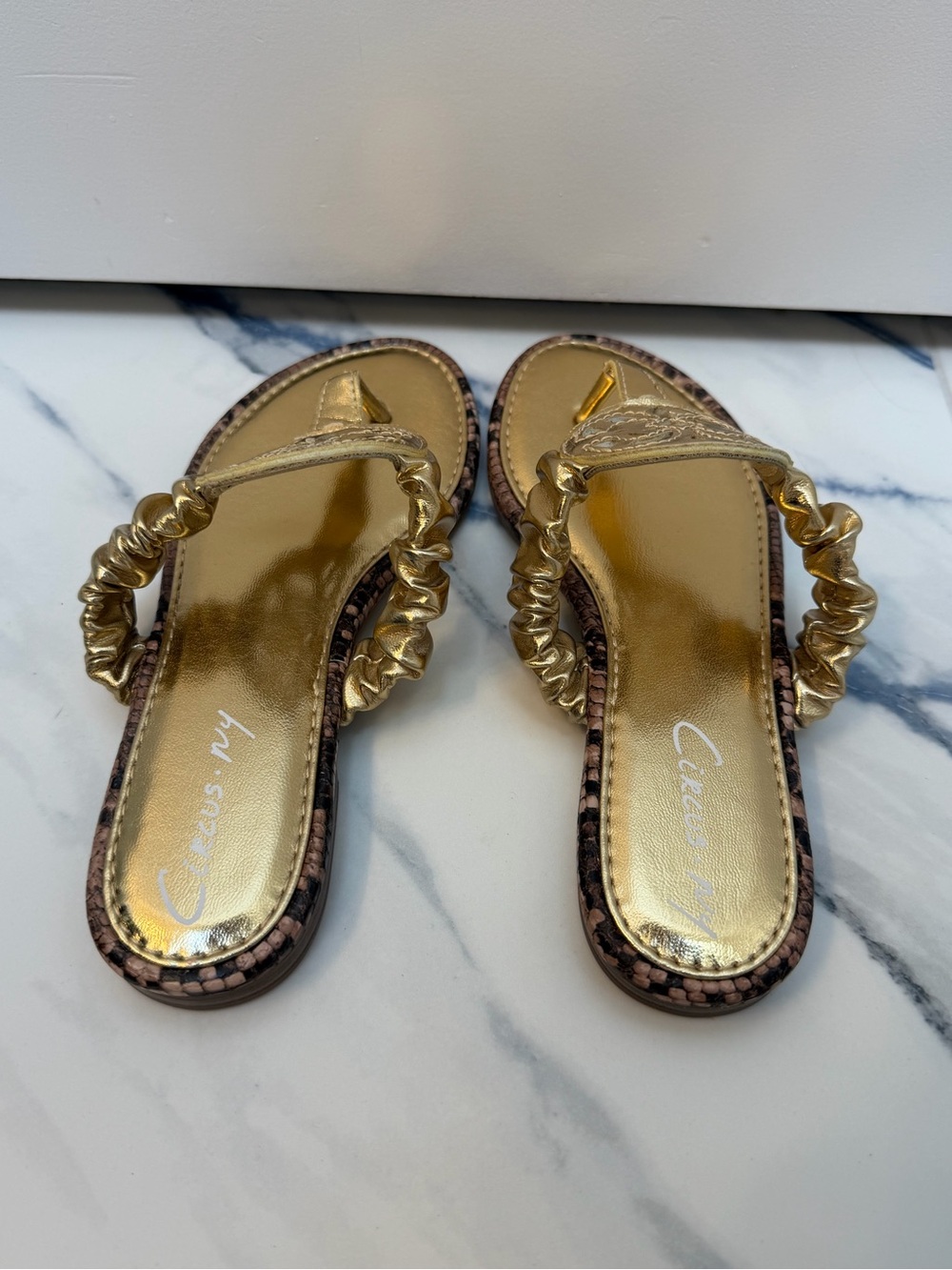 Sam Edelman Gold Metallic Medallion Thong Sandals - Picture 2 of 4